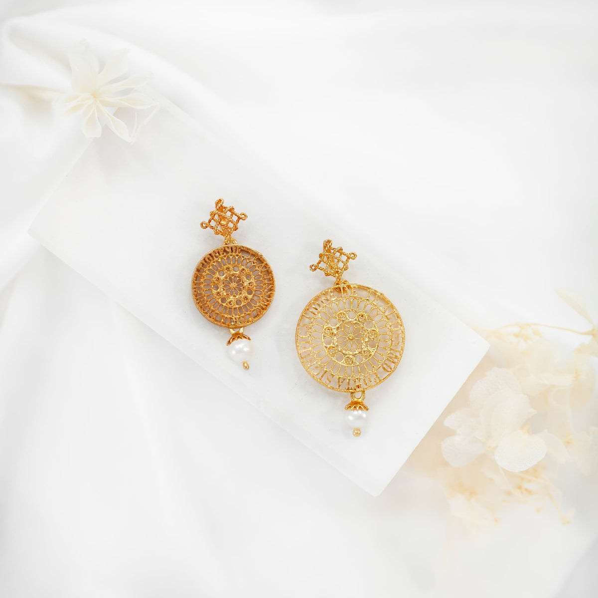 Medallion 'A Canticle of the Creatures' with Pearl in Gold Plated