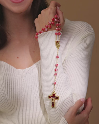 Chapelet avec Vierge Marie et Enfant avec Grains en Verre Rouge Corail