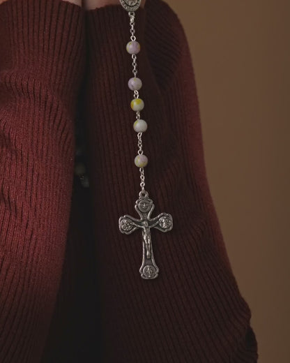 Chapelet de Notre-Dame de la Bonne Santé avec perles blanches marbrées et les quatre basiliques romaines