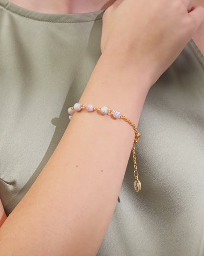 Bracelet chapelet doré avec perles blanches panachées