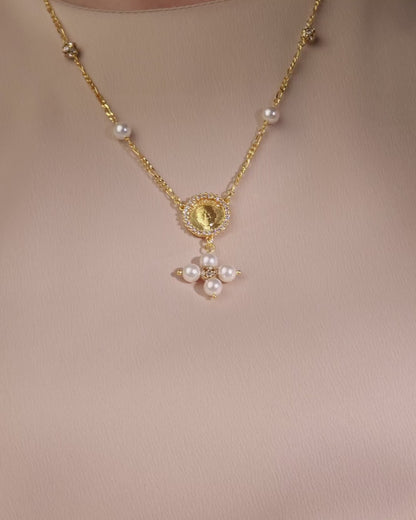 Collana in Argento Dorato di Papa Leone XIV con Perla Bianca e Grani con Strass