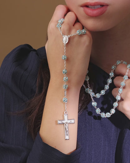 Chapelet en argent sterling avec perles en strass bleu clair