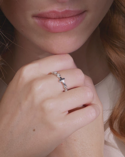 Sterling Silber Ring mit Kreuz und rosenförmigen Perlen