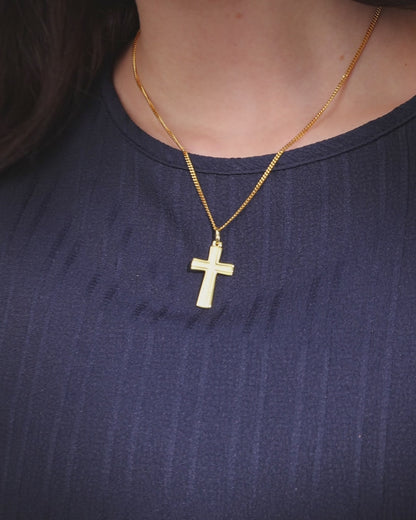 Pendentif croix plaqué or motif lignes