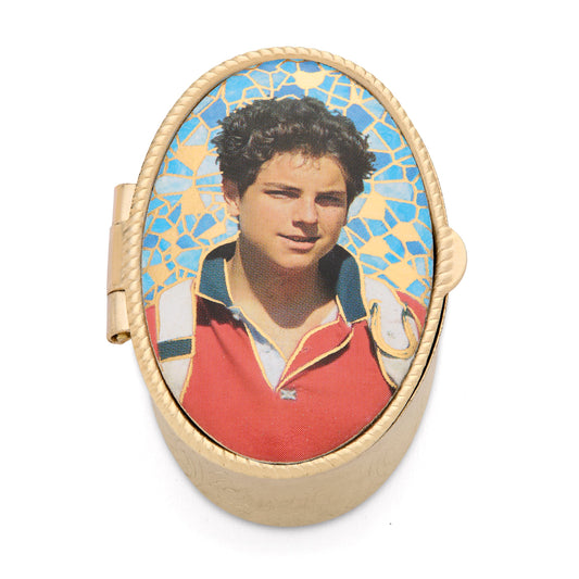 Small Oval Box in Gold-tone Metal Featuring Saint Carlo Acutis with Metal Rosary